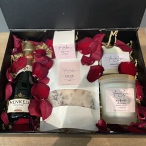 Noosa Florist Pamper Hamper.