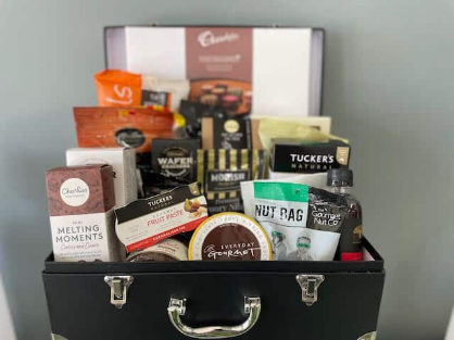 Noosa Luxury Gift Hamper – Sweet and Savoury Treats